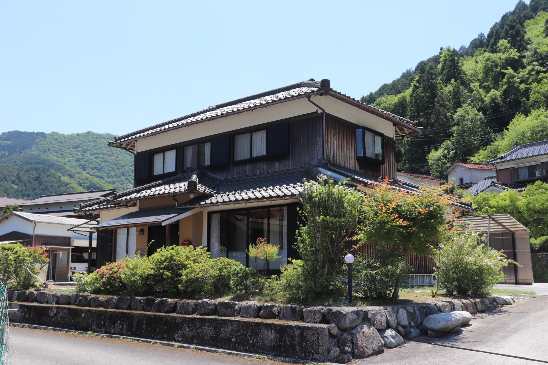 入り母屋純和風のお家