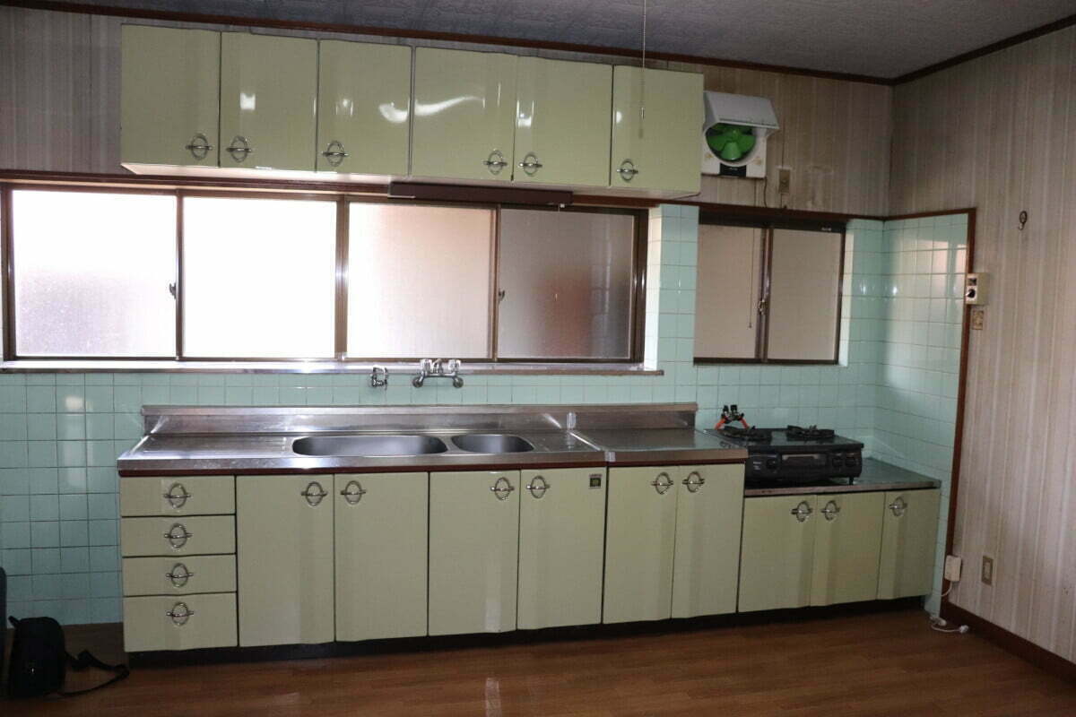 兵庫県宍粟市木谷の中古住宅のキッチン