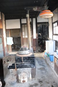 おくどさんと土間のあるお家