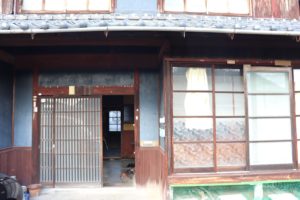 たつの市、古民家の玄関
