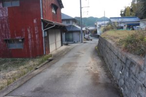 たつの市、中古一戸建ての横の道路